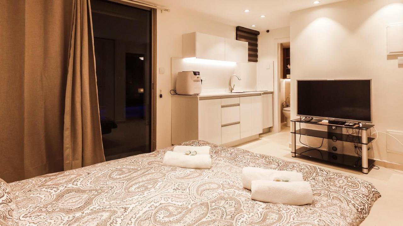 Luxury Suite By The Pool Ейлат Екстер'єр фото